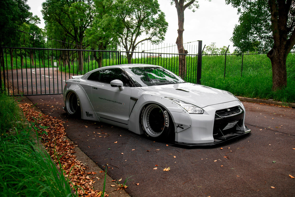 Liberty Walk Style Half Carbon Fiber Front Bumper – Nissan GT-R R35 (2008 - 2016) CBA / DBA