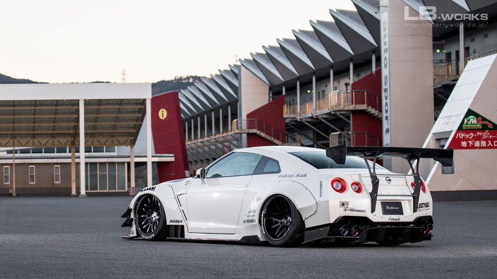 Liberty Walk V2 Wide Body – Nissan GT-R R35 (2008 - 2016) CBA / DBA