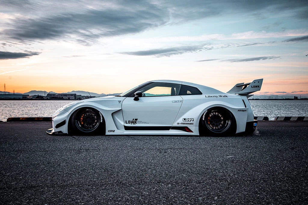 Liberty Walk Type 3 Wide Body Kit – Nissan GT-R R35 (2008 - 2016) CBA / DBA