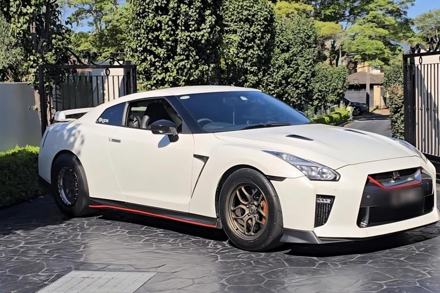 OEM Style Matte Carbon Fiber Side Skirts – Nissan GT-R R35 (2016+) 4BA